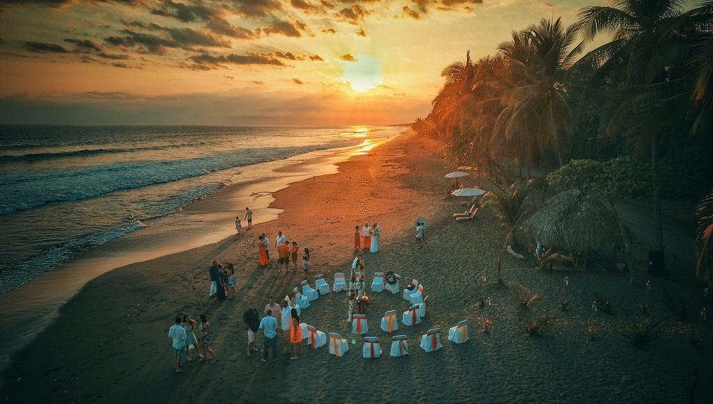 Clandestino Beach Resort Parrita Kültér fotó