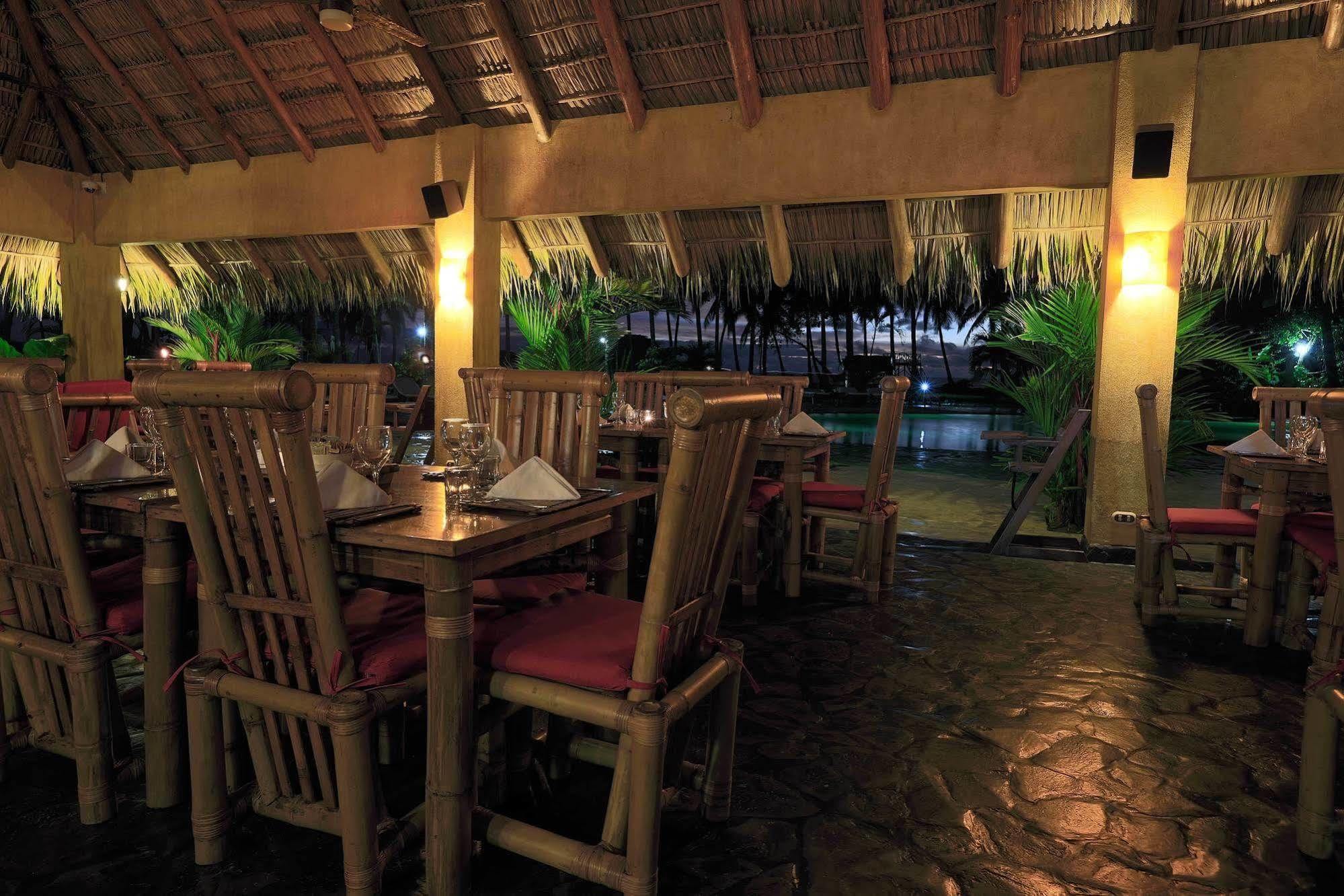 Clandestino Beach Resort Parrita Kültér fotó