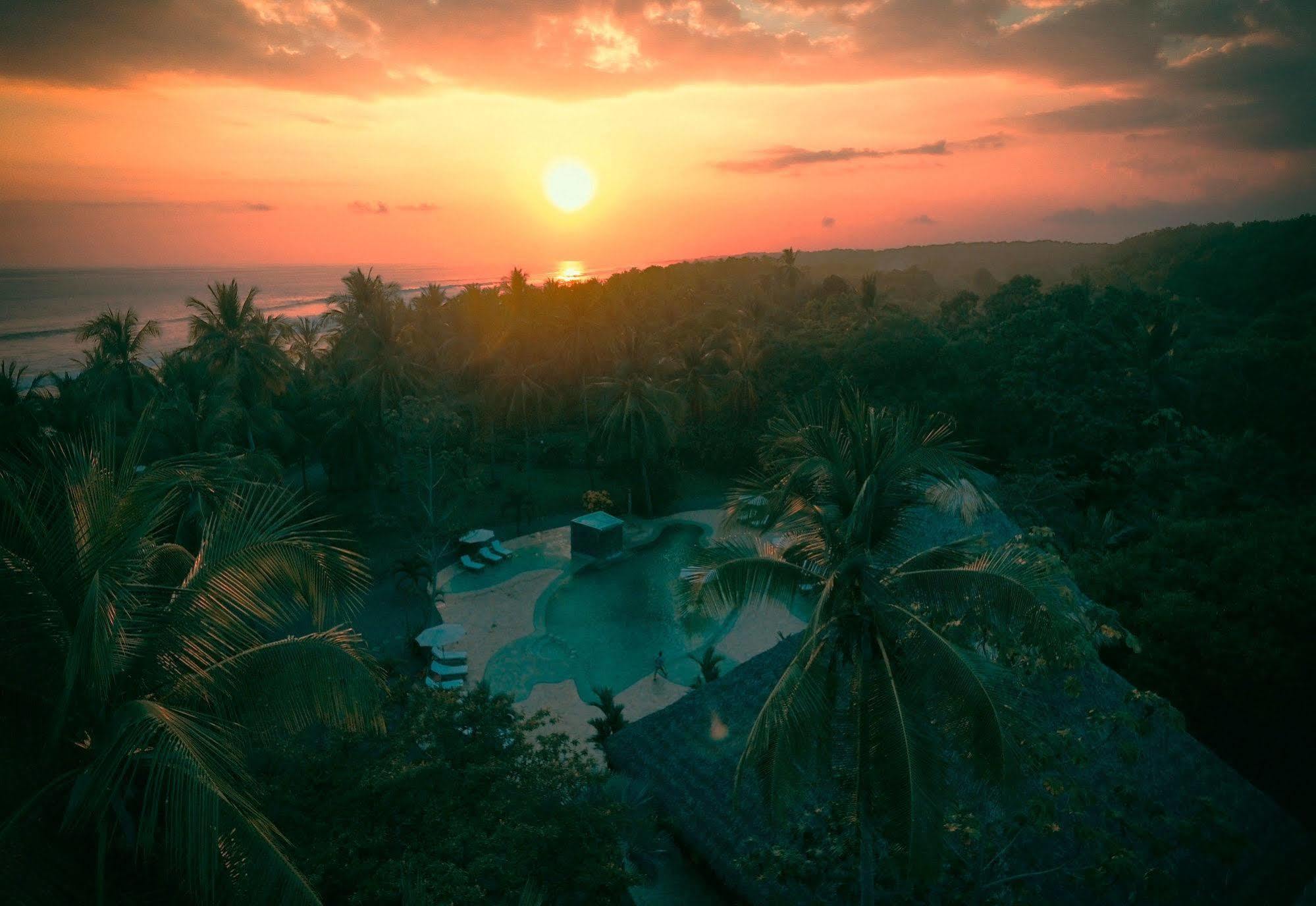Clandestino Beach Resort Parrita Kültér fotó